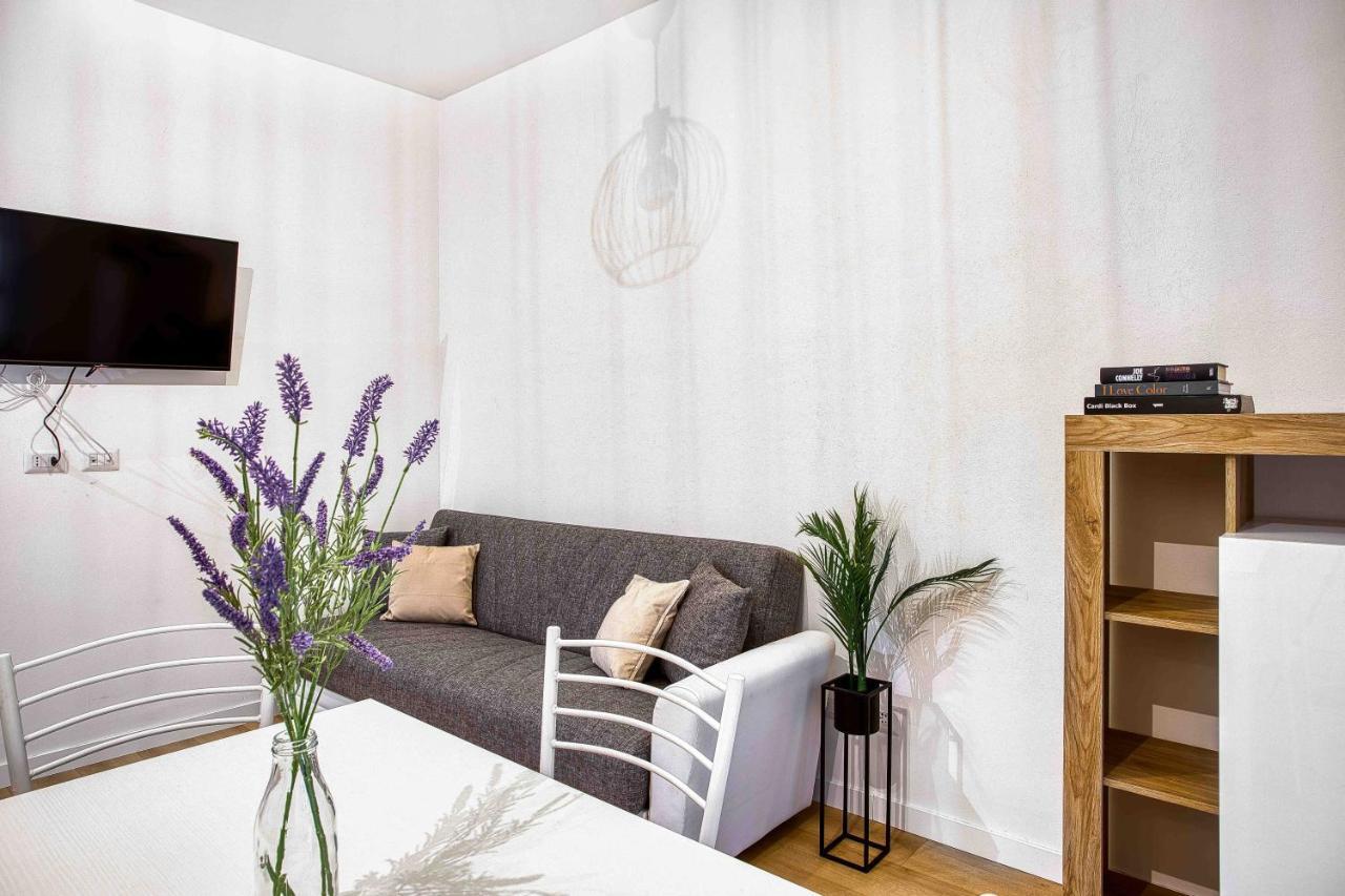 Joivy Warm And Inviting Flat With Balcony Διαμέρισμα Μιλάνο Εξωτερικό φωτογραφία