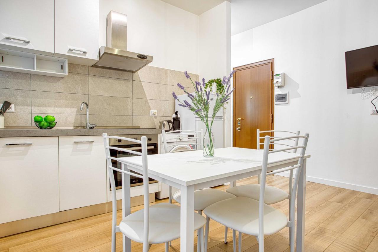 Joivy Warm And Inviting Flat With Balcony Διαμέρισμα Μιλάνο Εξωτερικό φωτογραφία